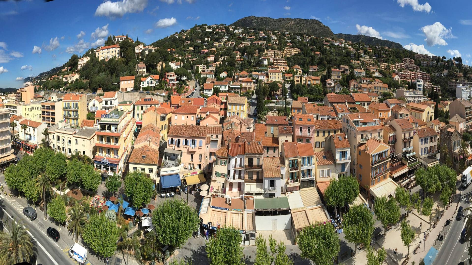 Couvreur au Lavandou, Var (83)